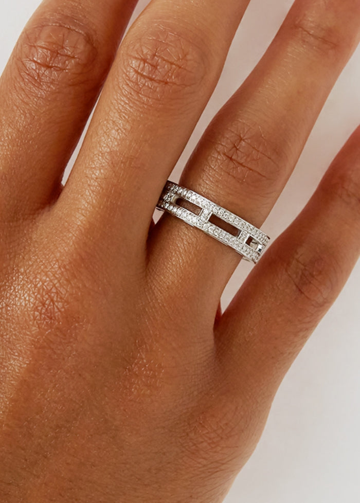 Structure Ring with Diamonds